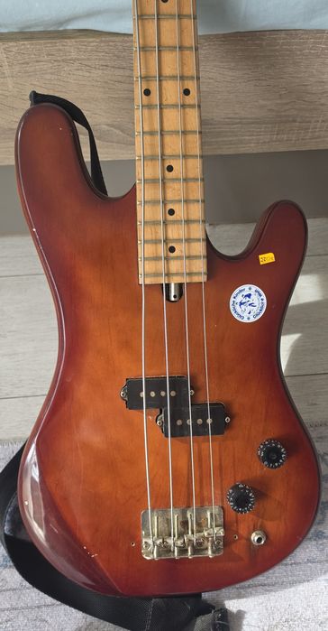 Бас китара Fender
