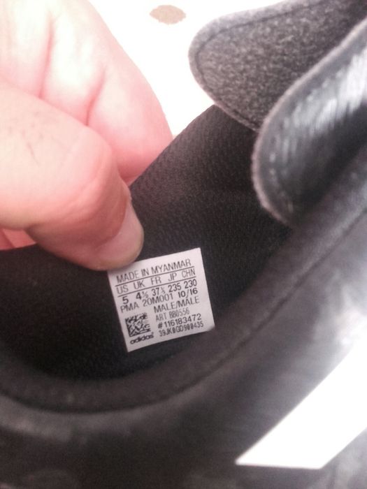 Маратонки Adidas номер 37