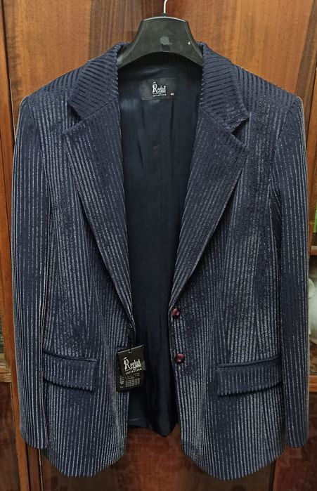 Элегантный пиджак продается