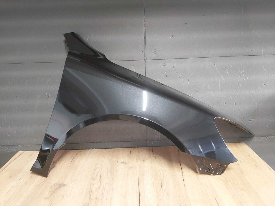 Aripa Fata Dreapta Skoda Octavia 2/II 2008-2013 (F9R (Negru))