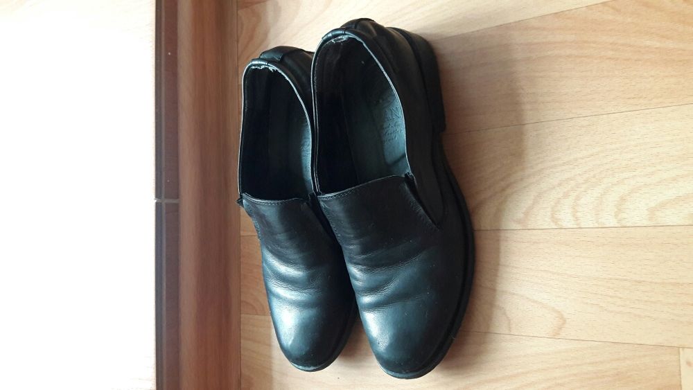 Продам детскую обувь