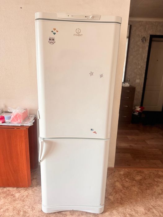 Холодильник двухкамерный индезит Indesit