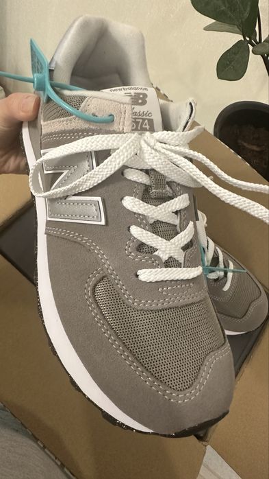 Продам кроссовки New balance