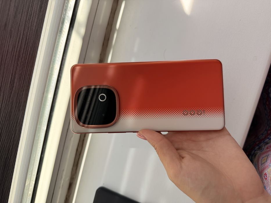 Продается телефон IQOO Neo 10 256GB
