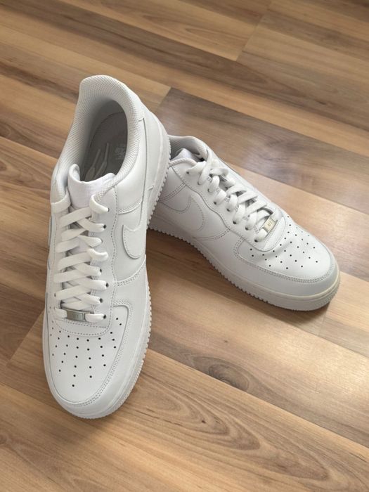 Продам новые AirForce.