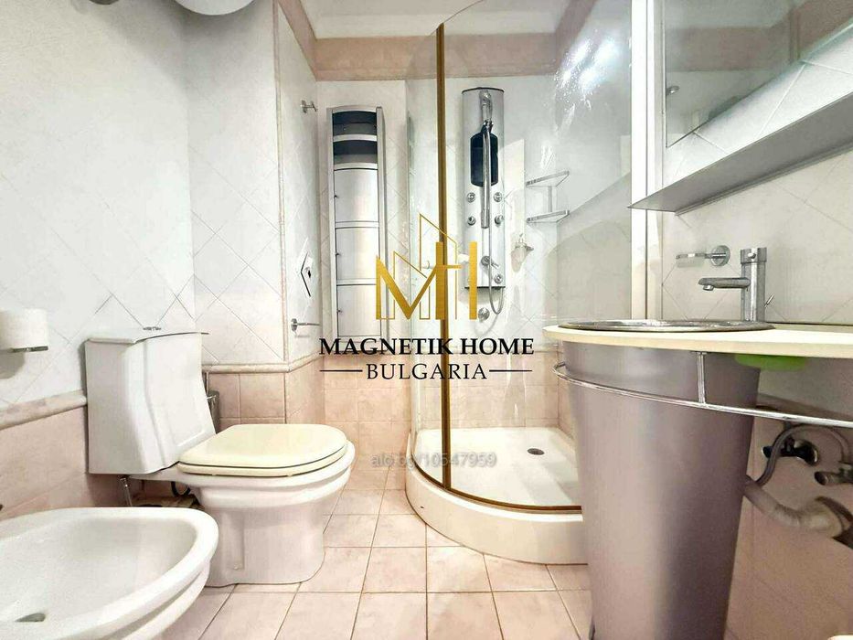 Дава се под наем Многостаен апартамент в Бургас, Център - 146 кв.м за 765 € - Снимка #13