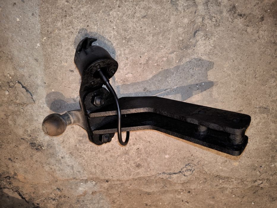 Теглич,ябълка теглич от Нисан Кашкай