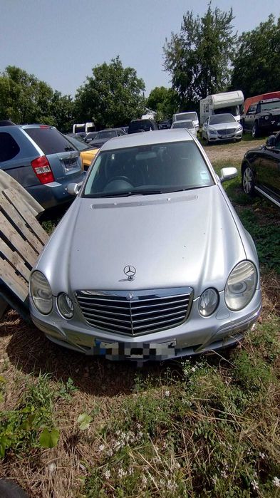 Dezmembrez Mercedes e class w 211 3.0 benzina automata 2008