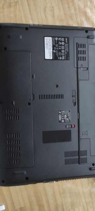 Лаптоп Acer aspire e1-531
