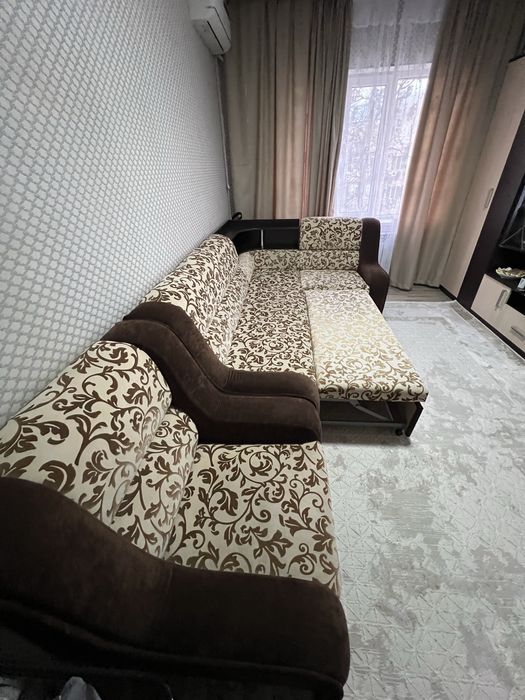 Продам угловой раскладной диван с креслом