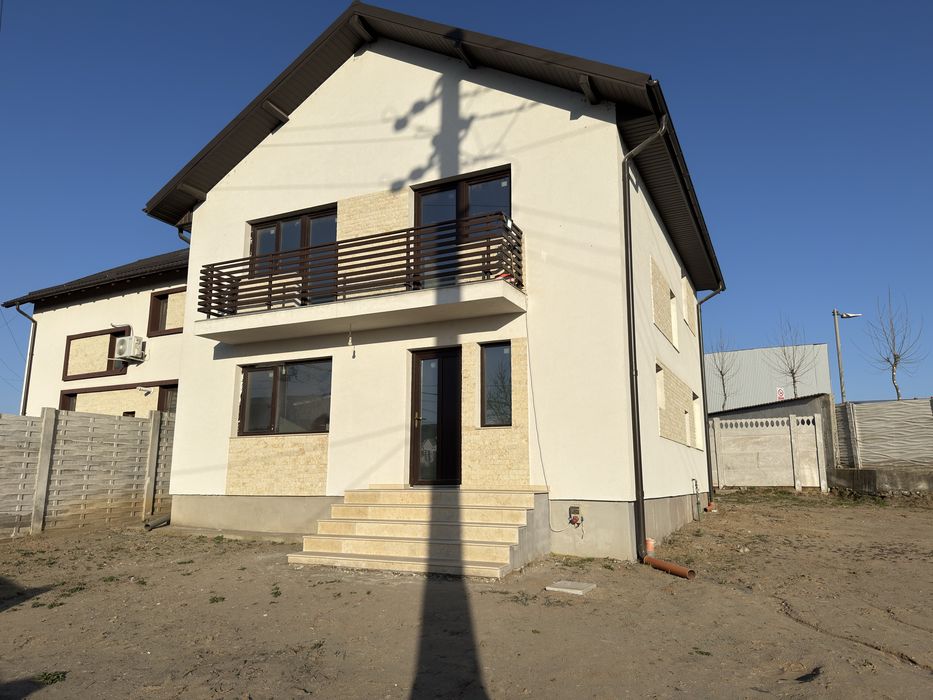 Vand casa zona consul