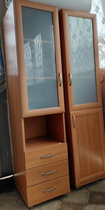Продам шкаф за 20 000 тенге.