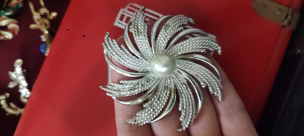 Винтаж США Sarah Coventry, Charuel