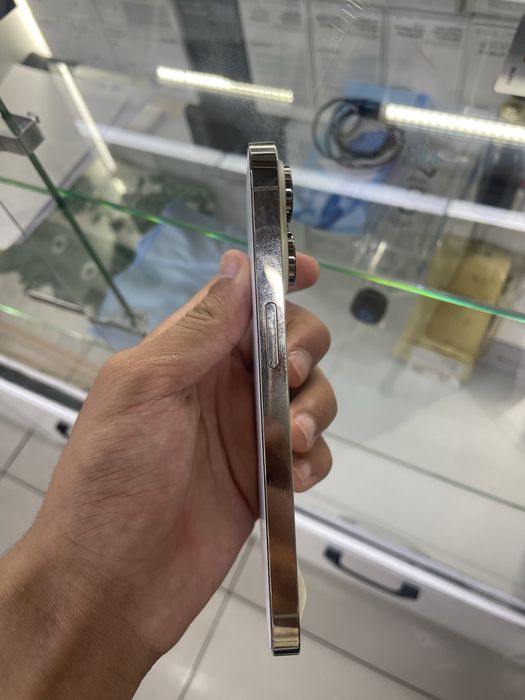 Iphone 14 Pro , Gold