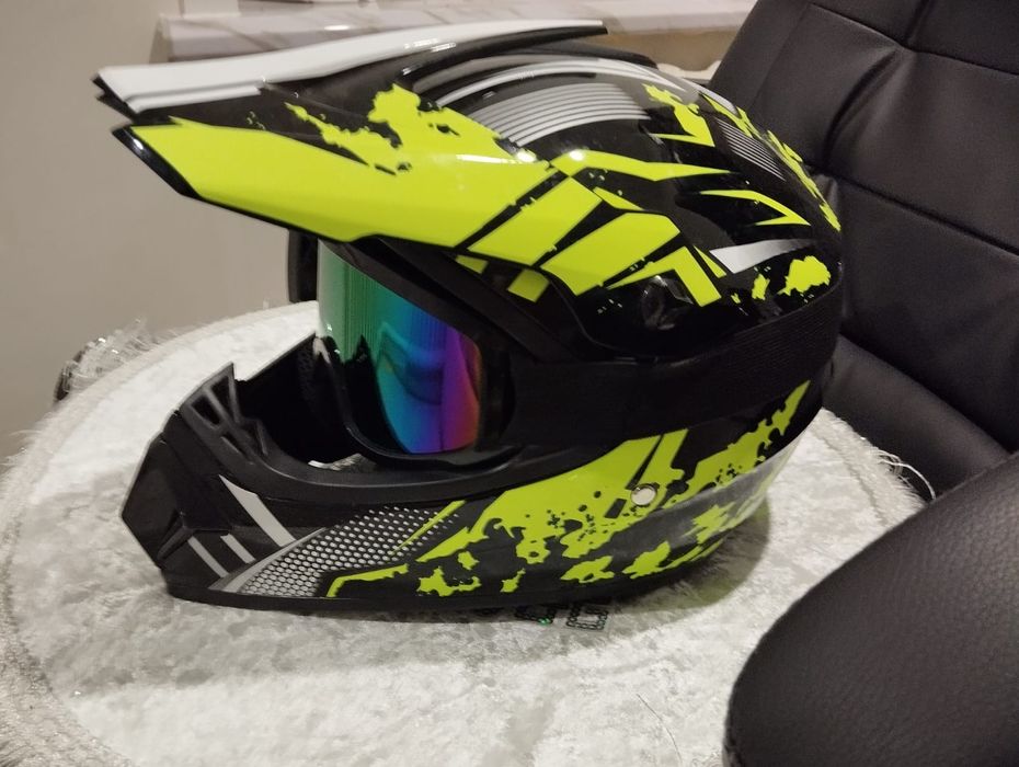 Продам мотошлем!