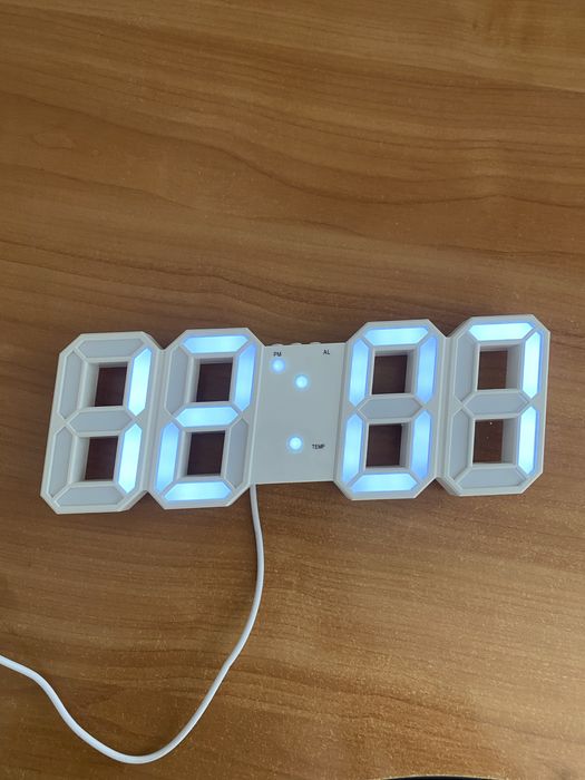 Электронные часы настенные/настольные