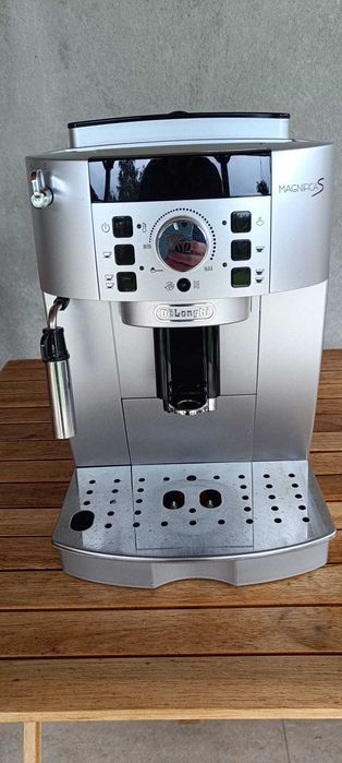 aparat cafea De Longhi