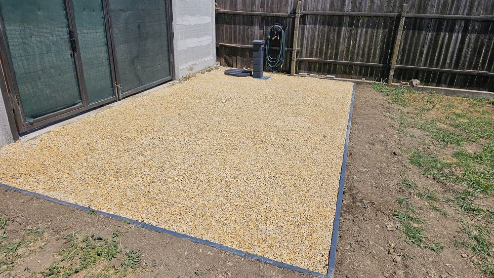 Piatra decorativa de râu, Calcar alb-crem sau Granit gri sau rosu