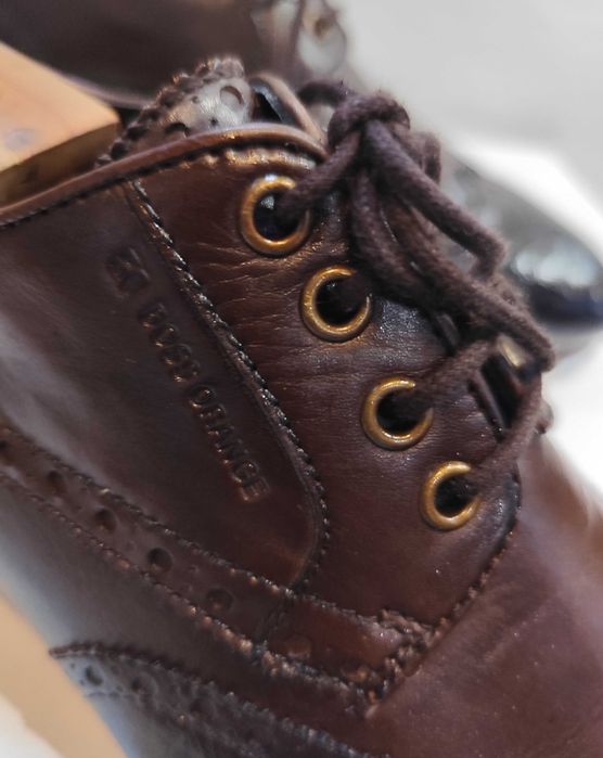 Pantofi derby de lux 41 Hugo Boss lucrati manual piele naturala moale