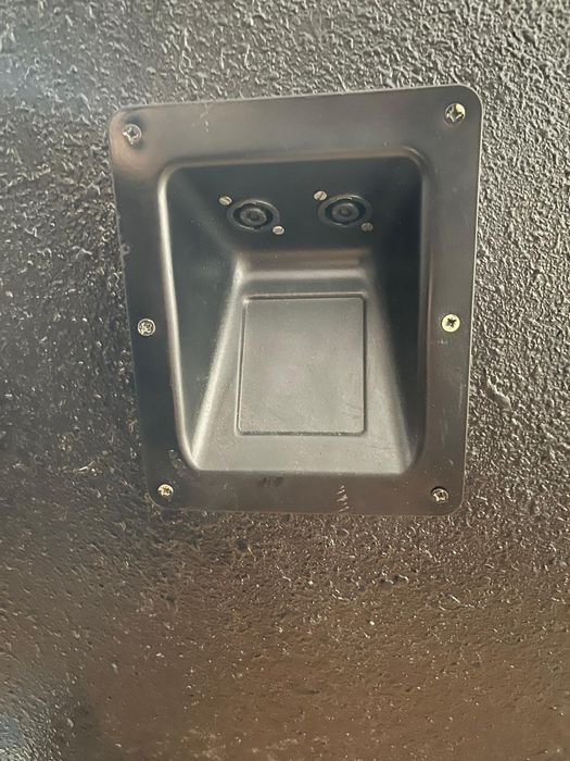 Schimb sau vând Boxe Bașii pasivi +crossover dynacord pex 223+ amplif