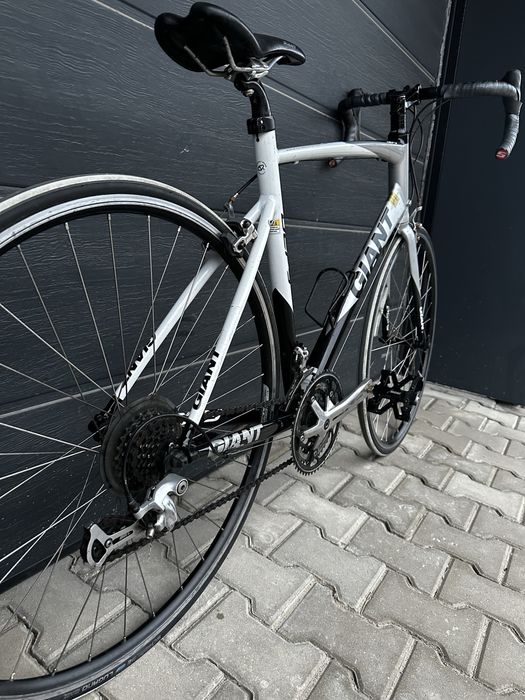 Шосеен велосипед Giant Defy 28" 3х8 56см