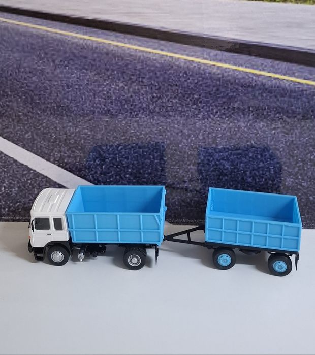 Macheta Roman diesel cereale scara 1:43