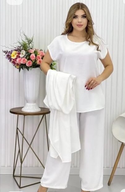 Продам шикарный  костюм 3- ка