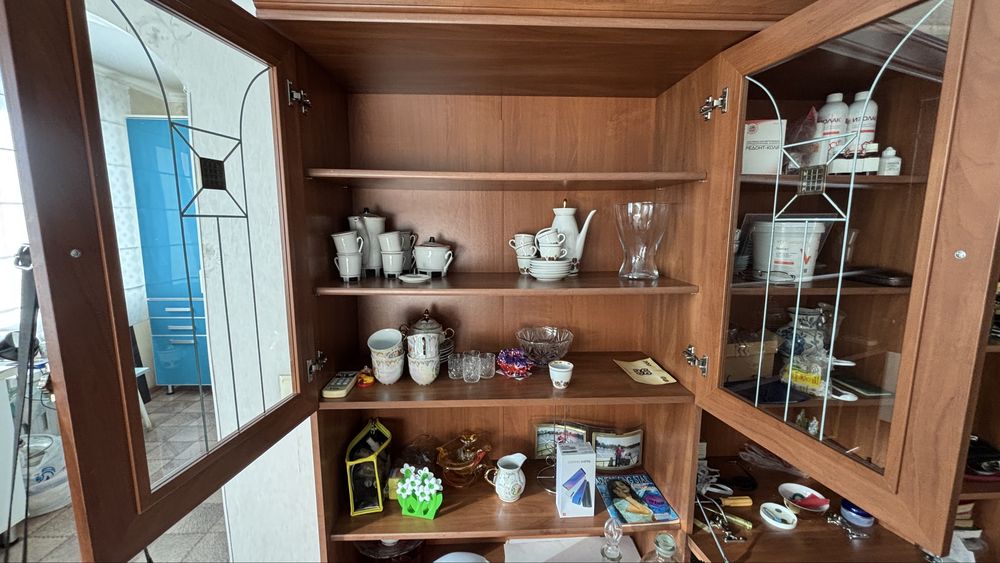 Продам сервант+шкаф
