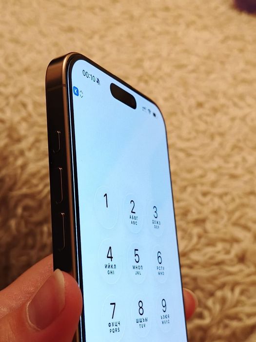 iPhone 16 Pro Max, нов + 8 калъфы