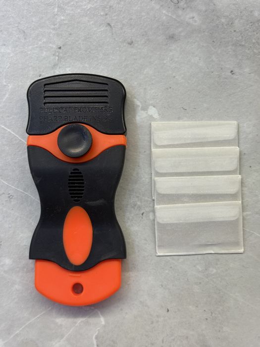 Набор для уборки: скребок, шпатель, щетки