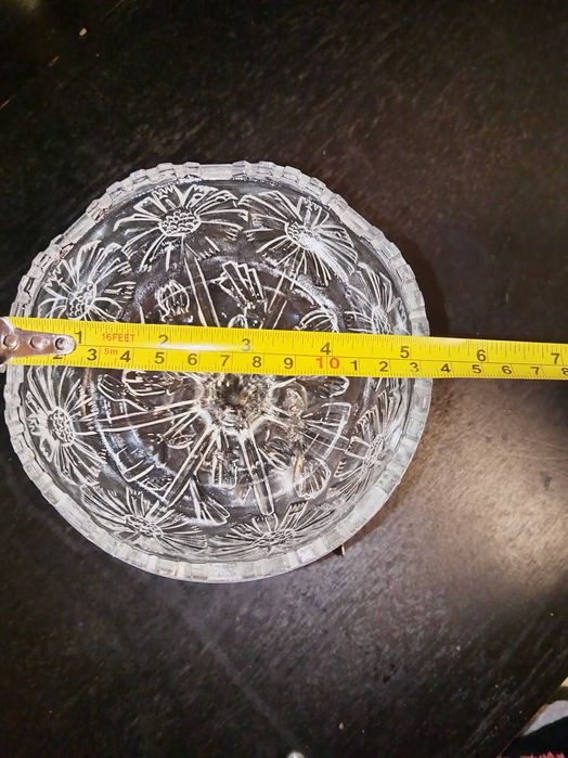 Стара Стъклена бонбониера. Размерите са на снимките.
