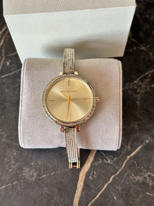 Оригинален часовник Michael Kors с цирконии, цвят злато