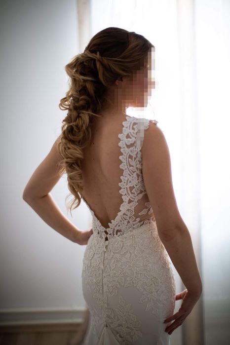 Rochie mireasa model sirenă cu dantela și perle