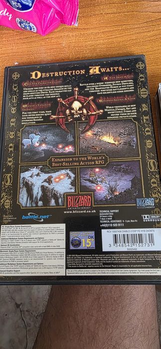 Продавам два комплекта колекционерски Diablo II Expansion set