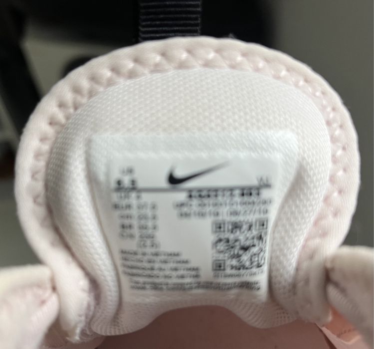 Маратонки NIKE