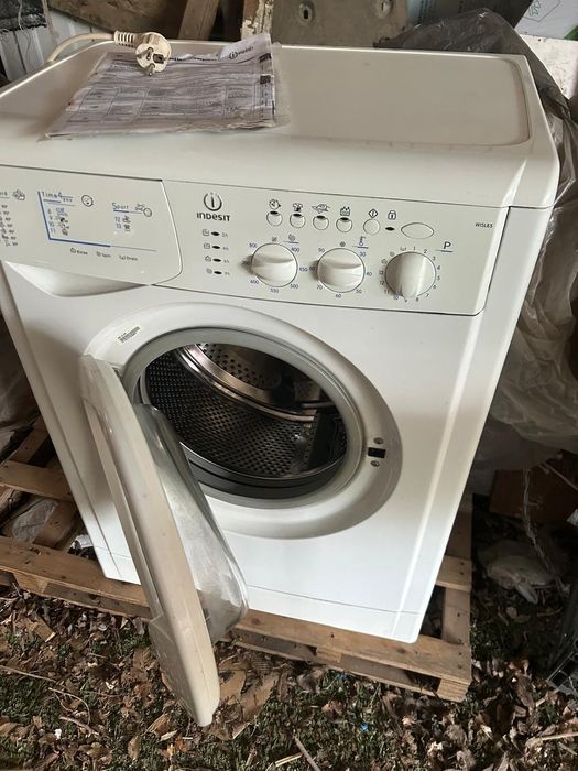 Продам стиральную автомат машину Indesit