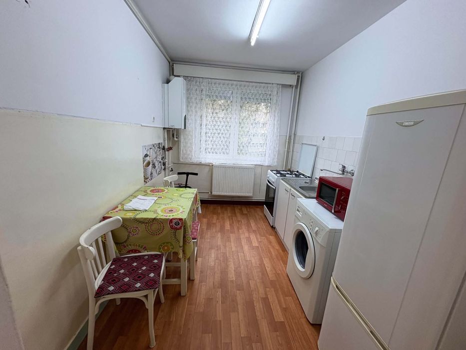 Apartament însorit, etaj 1, Aleea Carpați