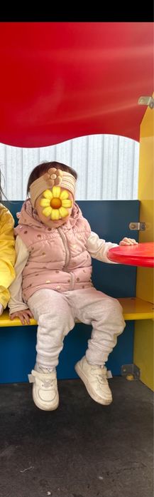 Куртка на осень и безрукавка для девочки