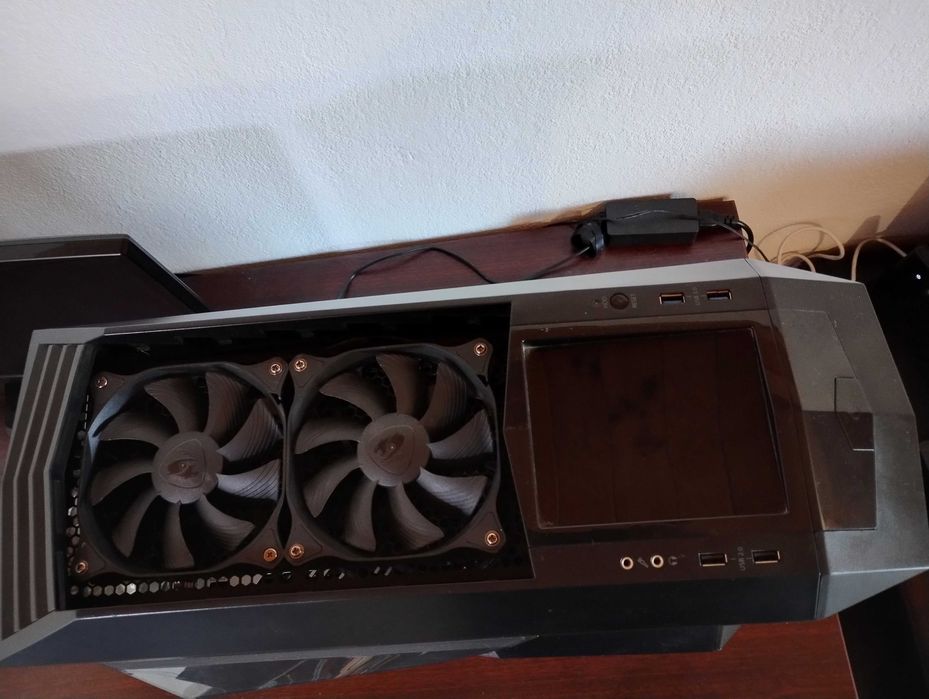 Геймърски компютър Asus B150 Intel I7 7700 16GB RAM Radeon RX570 8GB