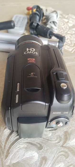 Продается видео камера HDD Canon 60gb