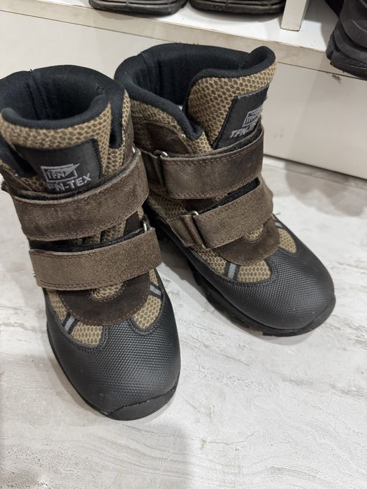 продам зимние детские сапоги