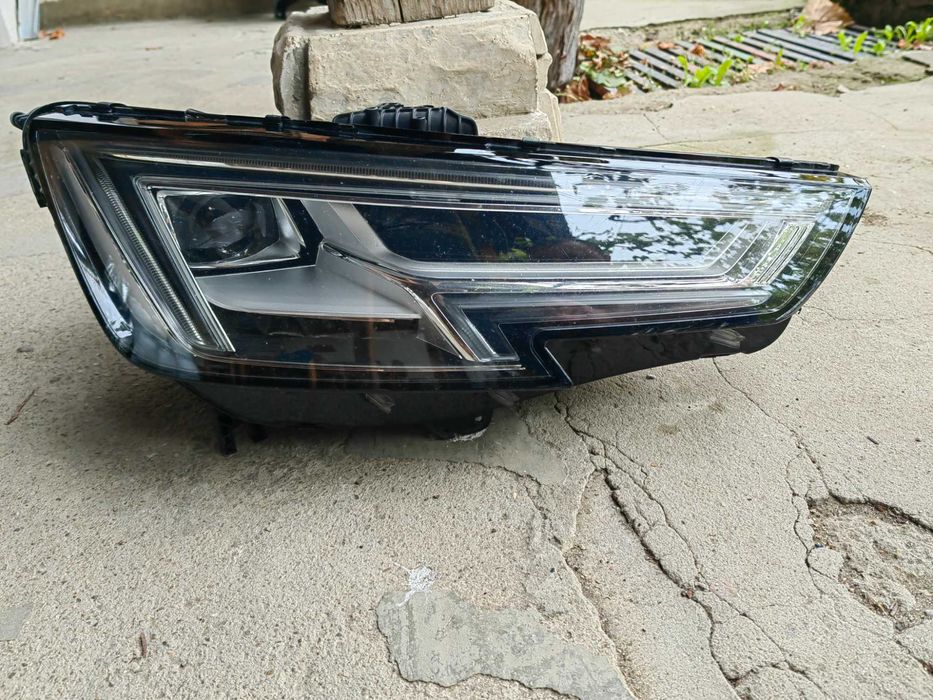 Фар Audi A4 B9 LED десен / Фар Ауди А4 Б9 Оригинален