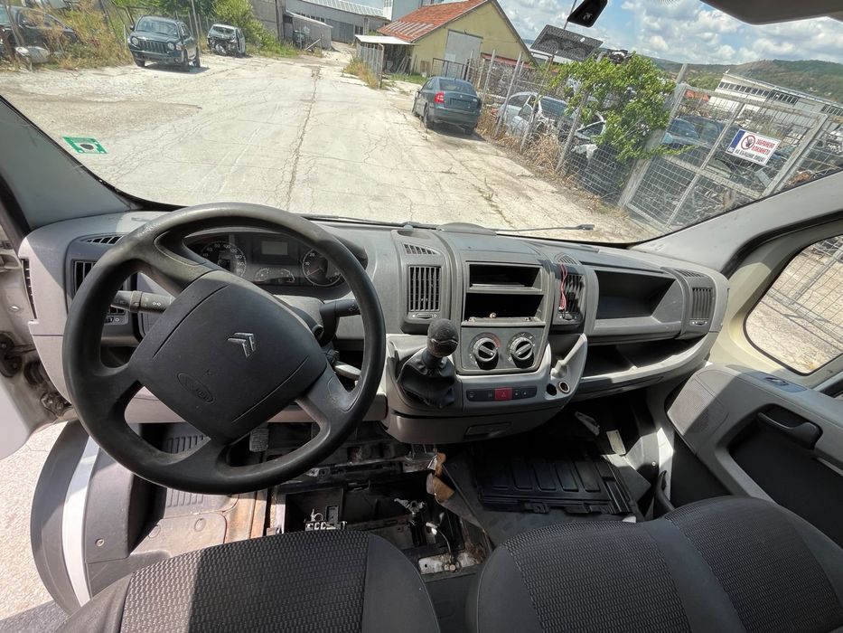 Микробусът се продава на части. Citroen Jumper Ситроен Джъмпер 2.2 hdi,6 степенна скоростна кутия ,2011г пътнически.
