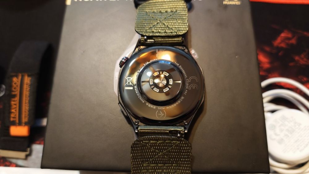 Продавам Huawei Watch GT 5 Pro – в перфектно състояние.