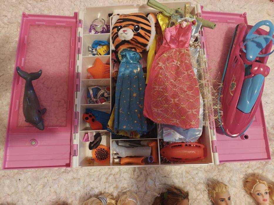 Кукли барби с гардероб и дрехи
