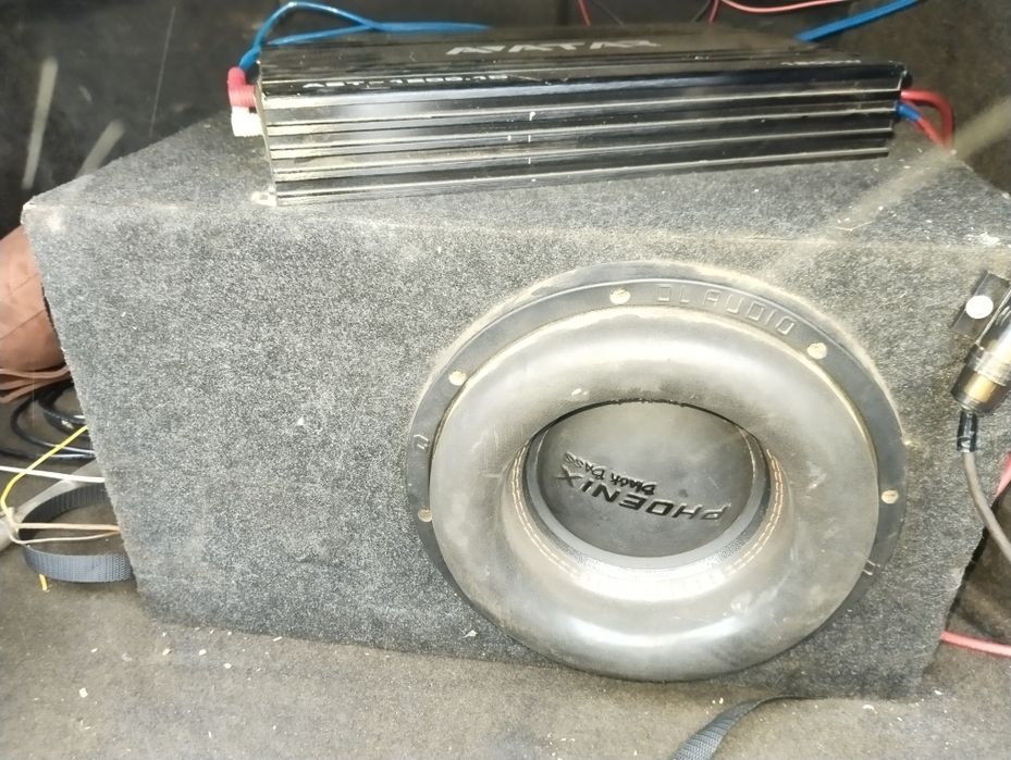 Продам сабвуфер с усилком