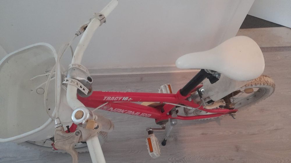 Bicicleta pentru copii Nakamura, cu cadru metalic rosu,  roti stabile pe 16