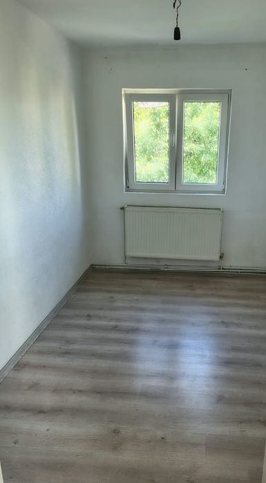 Vând apartament 3 camere