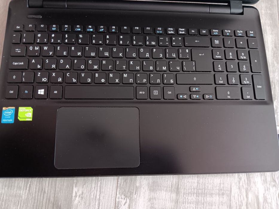 Черен лаптоп acer