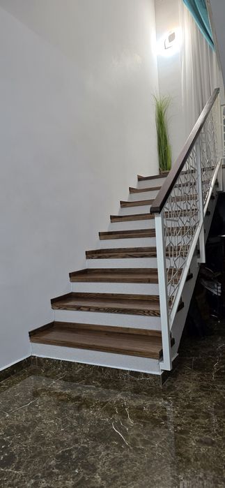 Scara Trepte Lemn Masiv Frasin sau Stejar